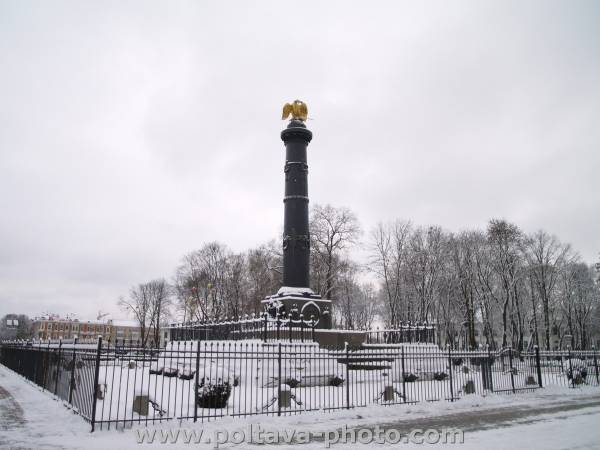 Монумент Слави взимку